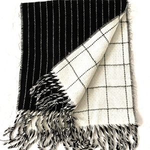 Reversible Black & White Scarf